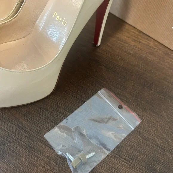 Christian Louboutin Hyper Prive 120 Elegant Cream Peep Toe Heels 39 - Picture 6 of 9